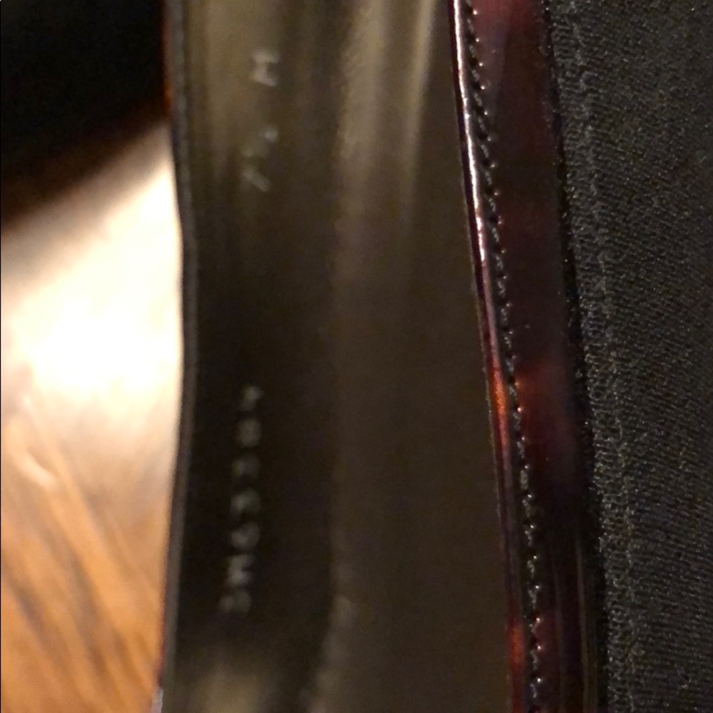 Stuart Weitzman Microfiber Kitten Heel Pumps 7.5 - Picture 9 of 10